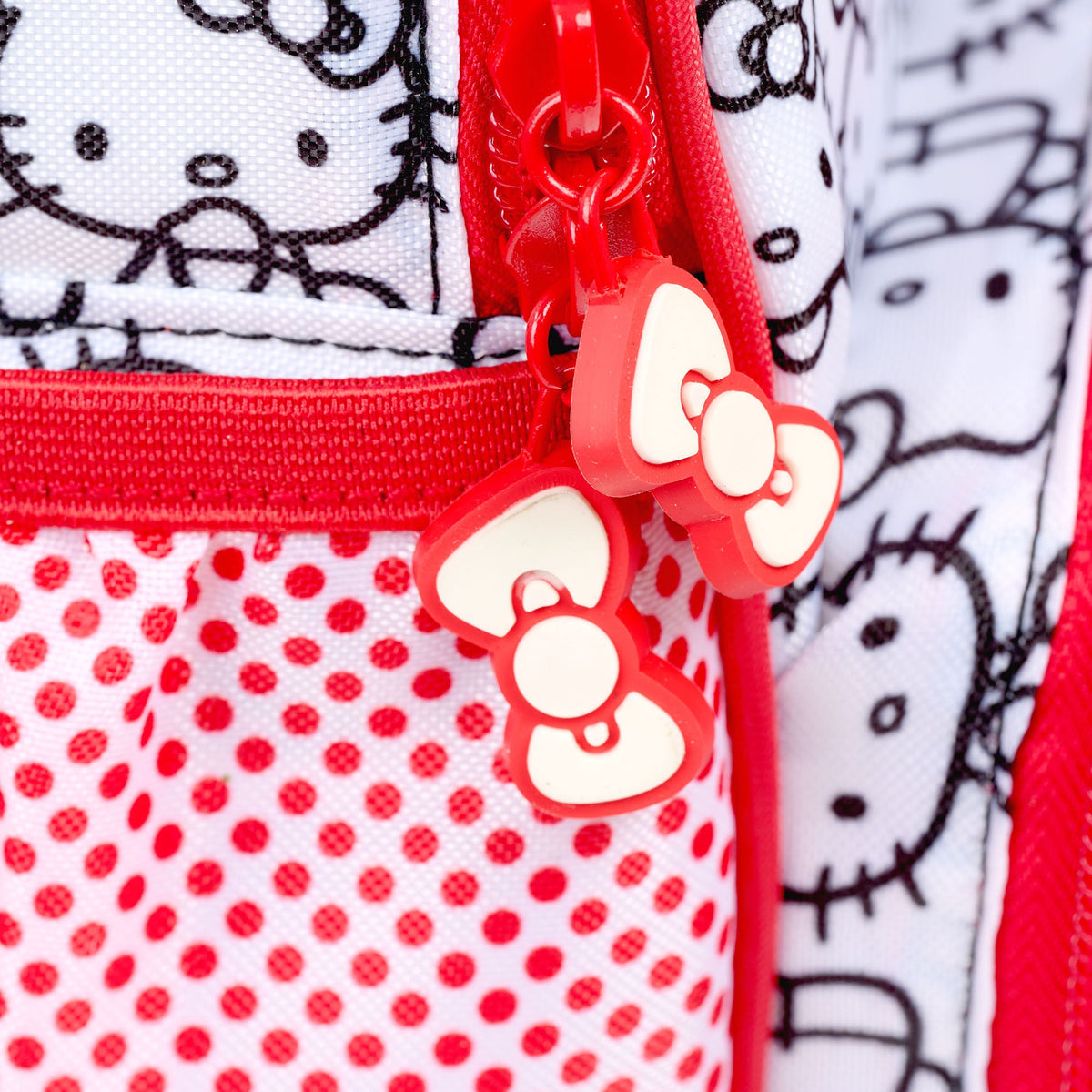 hello-kitty-classic-backpack-cooler-v3 00027925-Z.jpg