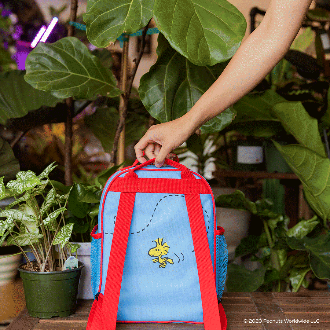 snoopy-mini-convertible-backpack-cooler-x7 Peanuts_Part_2_NATIVE_PDP_Backpack.gif
